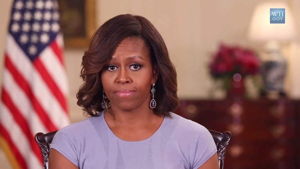 Michelle Obama envía mensaje donde recrimina el secuestro de niñas en Nigeria