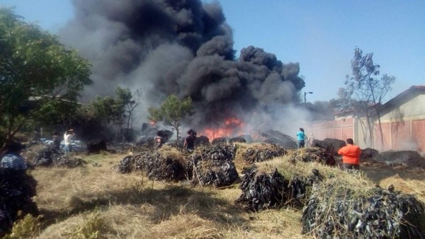 Se incendia recicladora de plástico en Linaca, Choluteca