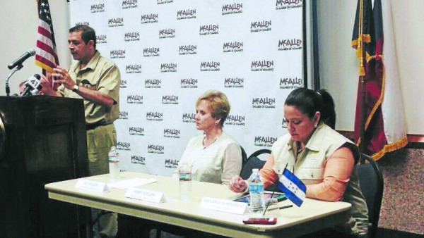 Primera dama culpa al crimen organizado de la crisis migratoria