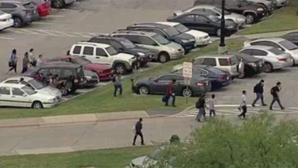 Tiroteo en Universidad de Texas deja dos muertos