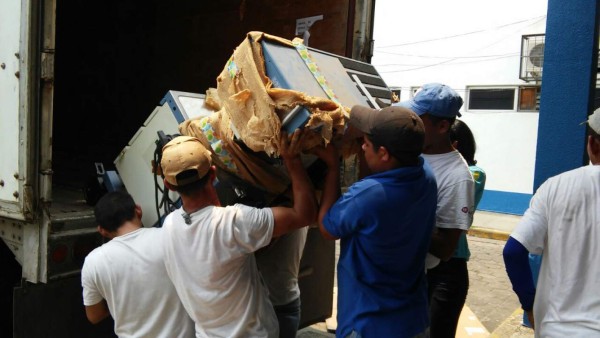 Entregan equipo médico valorado en un millón de lempiras al Mario Rivas