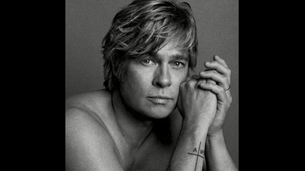 El encanto de Brad Pitt impacta