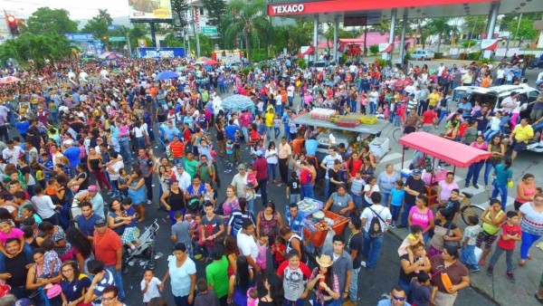 Fotos del ambiente en la feria juniana de San Pedro Sula