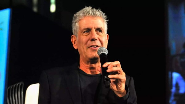 Anthony Bourdain: Si Trump deporta a los inmigrantes los restaurantes en EUA cerrarían