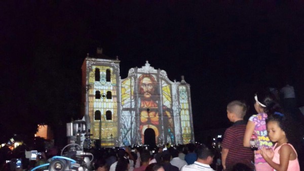 Majestuosa proyección en catedral de Comayagua