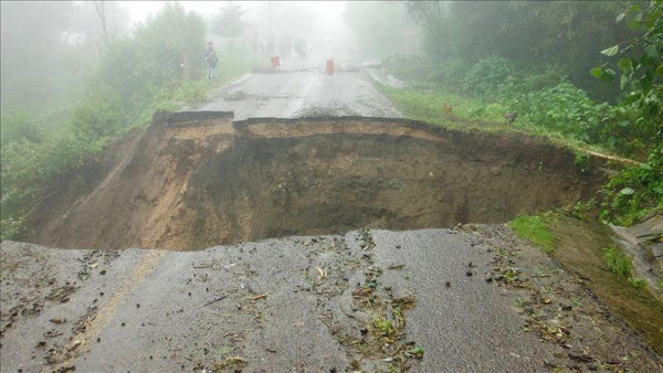 Un puente aéreo de emergencia comienza a volar hacia Acapulco