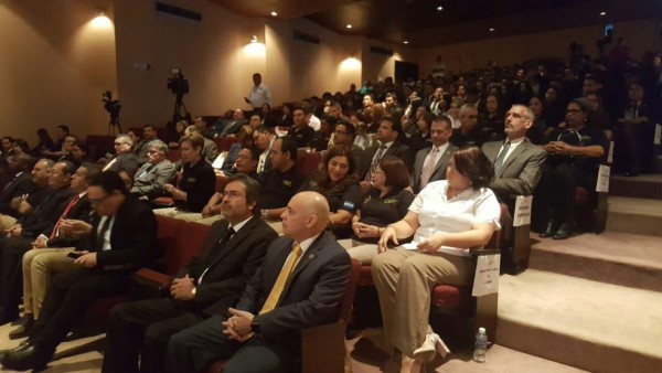 Juramentan a 126 nuevos fiscales del Ministerio Público