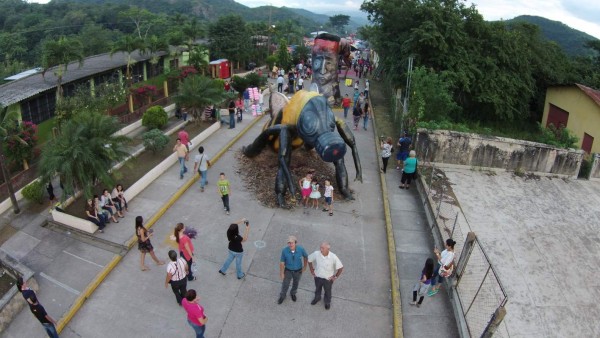 Trinidad ardió de entusiasmo con sus chimeneas