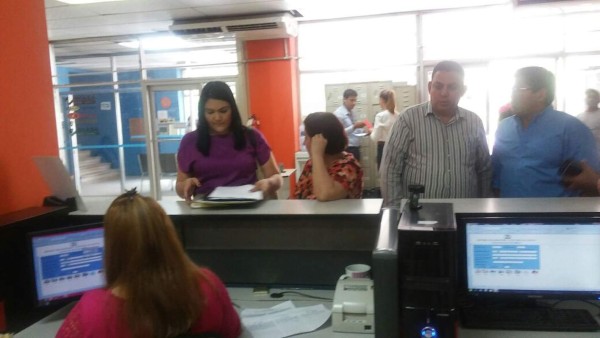 Comparece en fiscalía pariente de Mario Zelaya