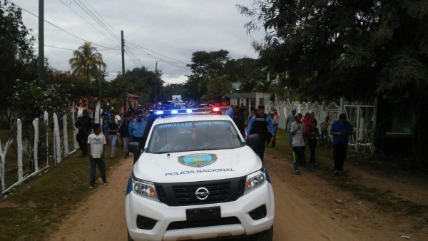 Sepultan a policía hondureño asesinado con bomba molotov