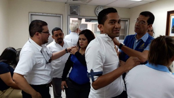 Médico es velado en el centro de salud que dirigía