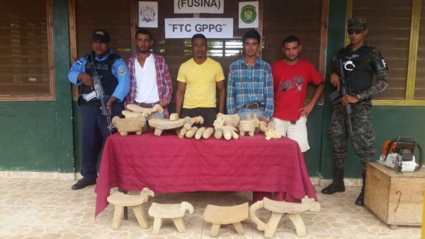 Caen tres hombres con 24 piezas arqueológicas