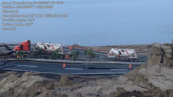 Impresionante deslave destruye carretera en México