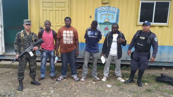 Detienen a cuatro cubanos en la frontera con Guatemala