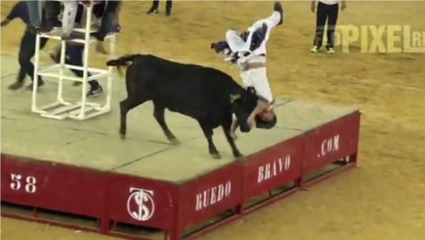En el video aparece el ahora fallecido Fernando S.R. que sufrió una cogida en la Plaza de Toros de la Misericordia de Zaragoza. Foto YouTube.