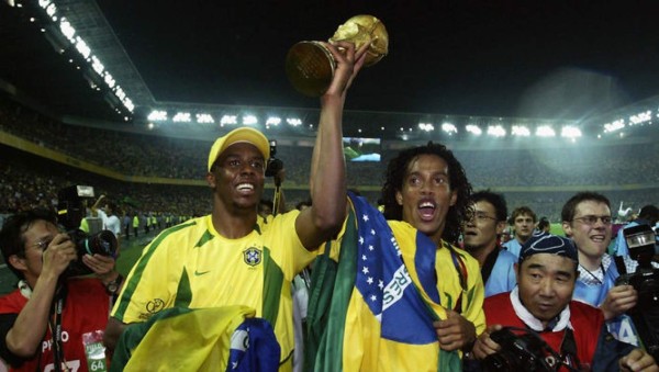 Ronaldinho reúne a los amigos del Mundial de 2002 en partido benéfico