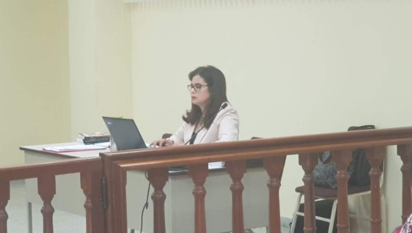En audiencia exministra de Finanzas Rebeca Santos por fraude