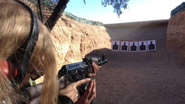 Video: Niña de nueve años mata con una Uzi a su instructor en Arizona