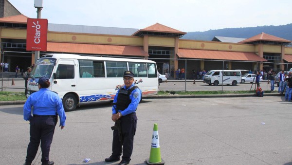 Pandilleros abordan bus y amenazan a un conductor en Choloma