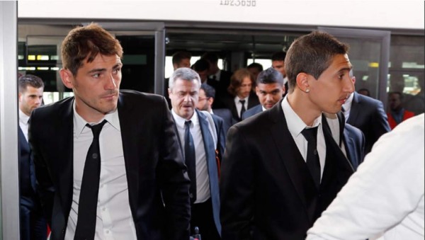 Real Madrid llegó a Lisboa y es recibido por decenas de aficionados