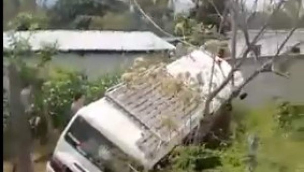 Se accidenta bus con pasajeros en Santa Rosa de Copán