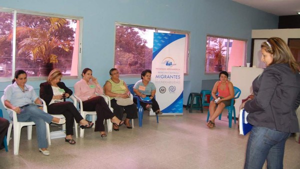 Promotores aprenden sobre la trata y la migración