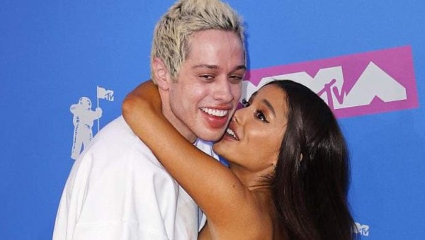 Ariana Grande acusa a su ex Pete Davidson de aprovecharse de su fama