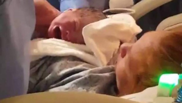 Grabó el parto de su hijo y lo transmitió en vivo por Facebook