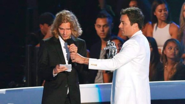 Policía busca al amigo vagabundo de Miley Cyrus