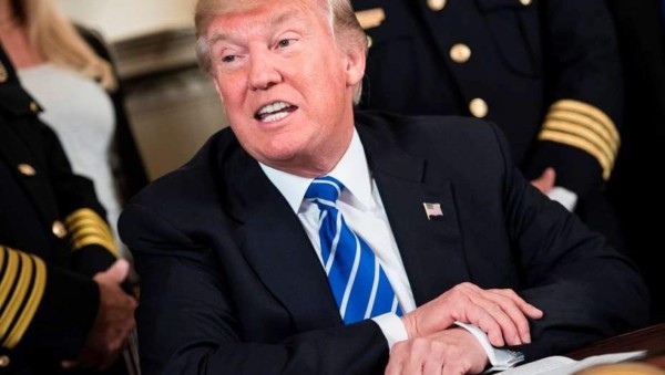 Trump critica al alcalde de Londres por pedir no alarmarse tras ataque