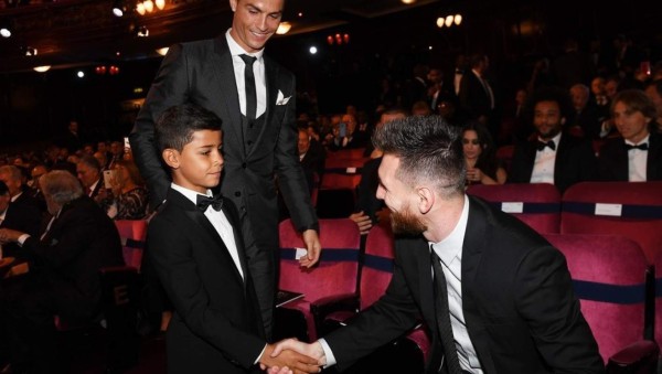 Hijo de Cristiano se estrena en redes y sorprende con mensaje a Messi