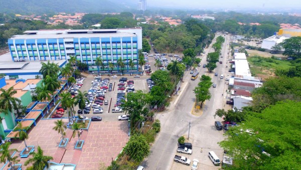 En cuatro meses estará pavimentada la trocha este en bulevar del Mario Rivas