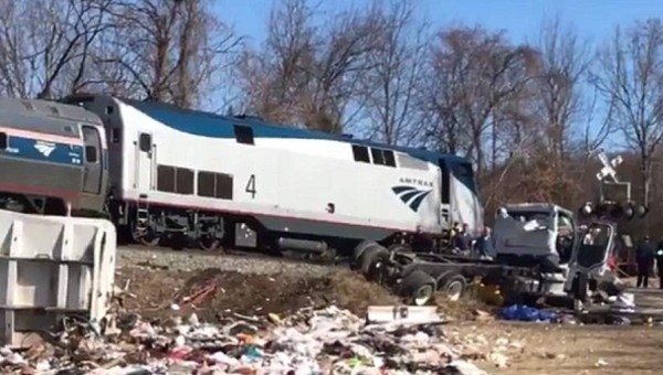 Tren que transportaba congresistas republicanos se accidenta en Virginia