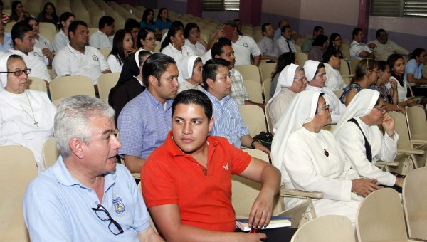 Institutos católicos piden apoyo