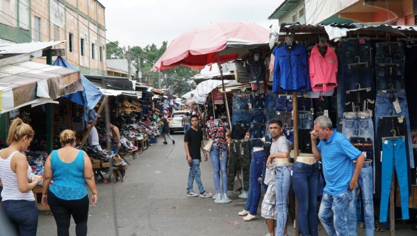 Reducen tamaño de puestos de venta para habilitar calles