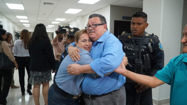 Exalcalde Óscar Kilgore recobra libertad tras 30 meses preso