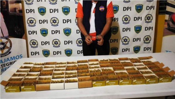 Capturan supuestos colaboradores de una mara trasladando fuerte arsenal