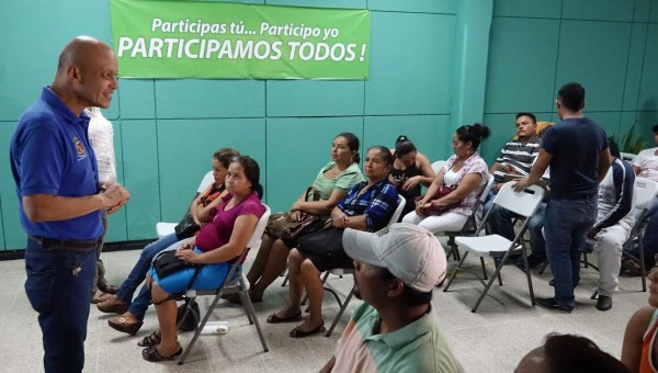 Enseñan a habitantes del bordo Río Blanco cómo convertirse en microempresarios