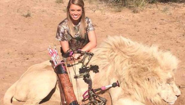 Piden que Facebook cierre cuenta de cazadora joven