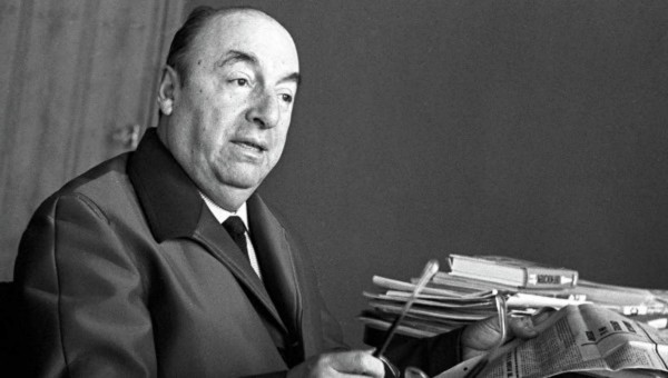Presentan en casa de Pablo Neruda edición ilustrada de libro 'Las Piedras de Chile'  