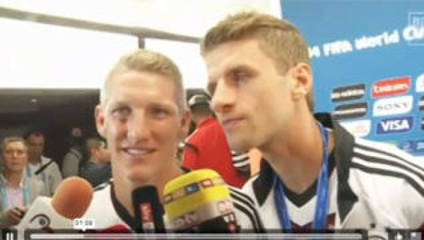 Müller a periodista: 'La Bota de Oro te la puedes meter por el c...'