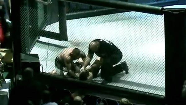 Peleador de MMA le salvó la vida a su rival en pleno combate