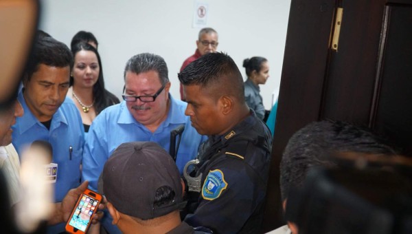 Exalcalde Óscar Kilgore recobra libertad tras 30 meses preso