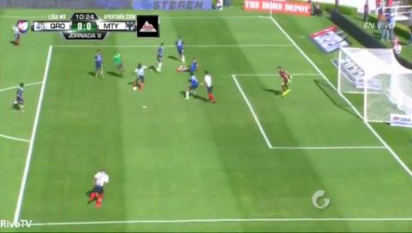 Portero del Querétaro evitó el primer gol de Elis en México