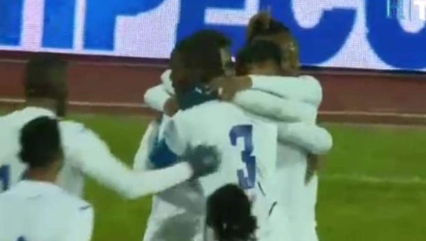 Video: Alex López anota golazo de tiro libre y le da el empate a Honduras frente a Bielorrusia -