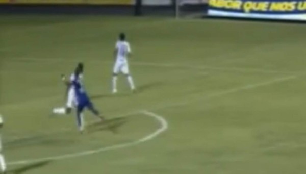 Video: El penal inexistente a favor del Motagua ante Olimpia