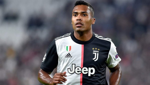 Alex Sandro, lateral de la Juventus, da positivo por covid-19