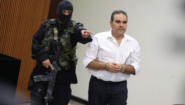 Expresidente salvadoreño Saca es acusado por lavado de 10 millones de Taiwán