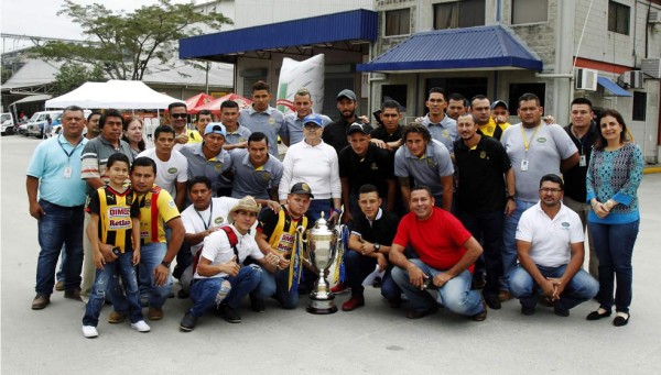 La copa 12 del Real España se paseó por IMSA