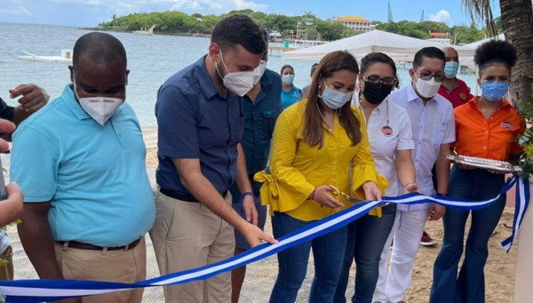 Roatán tiene su primera playa inclusiva para uso público y gratuito  